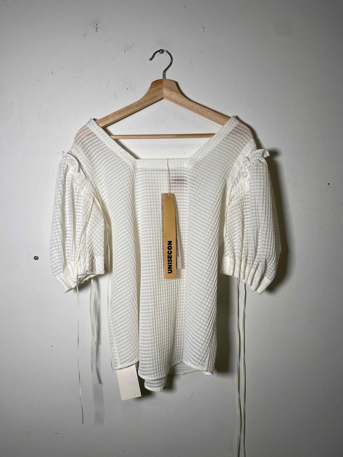 Unisecon shirt with bobble sleeves