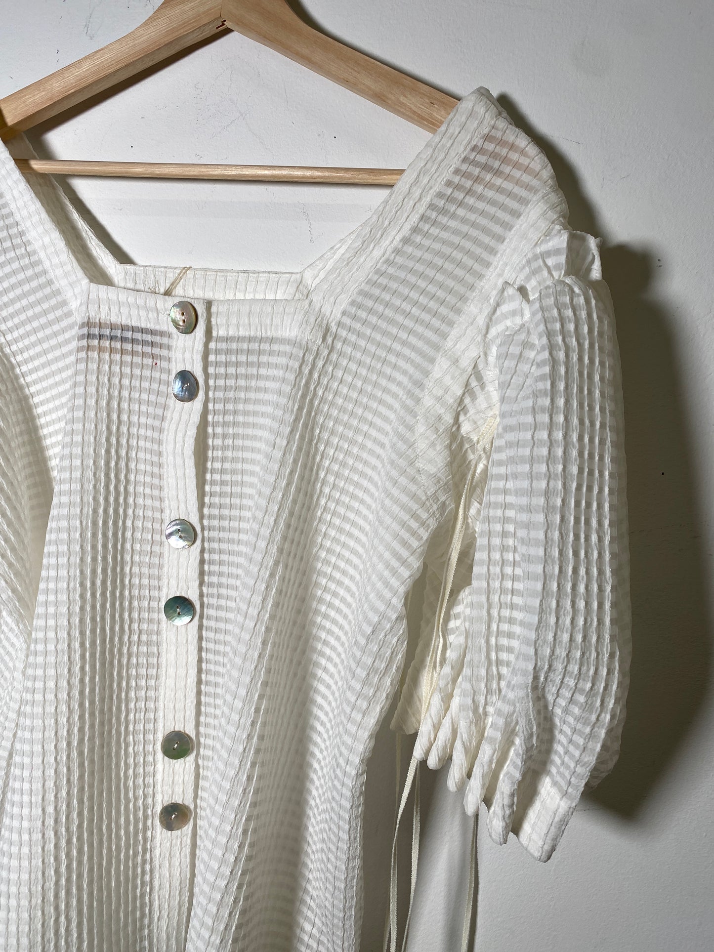 Unisecon shirt with bobble sleeves