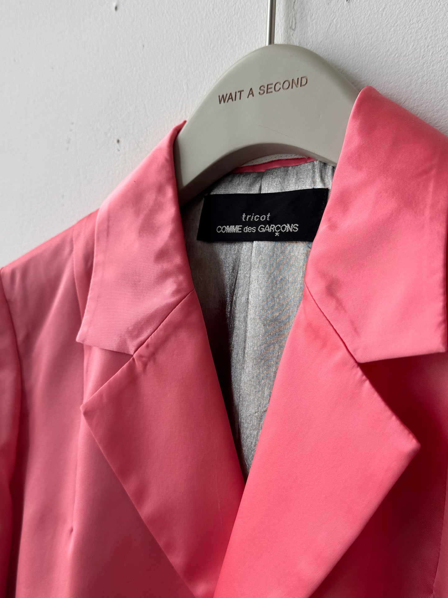 WAS-24SL322 tricot COMME des GARCONS Poly Satin Jacket & Skirt Pink Set