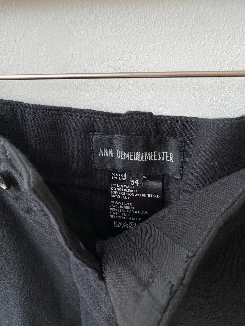 Ann Demeulemeester Black Buttons Adjustable Capri Trousers