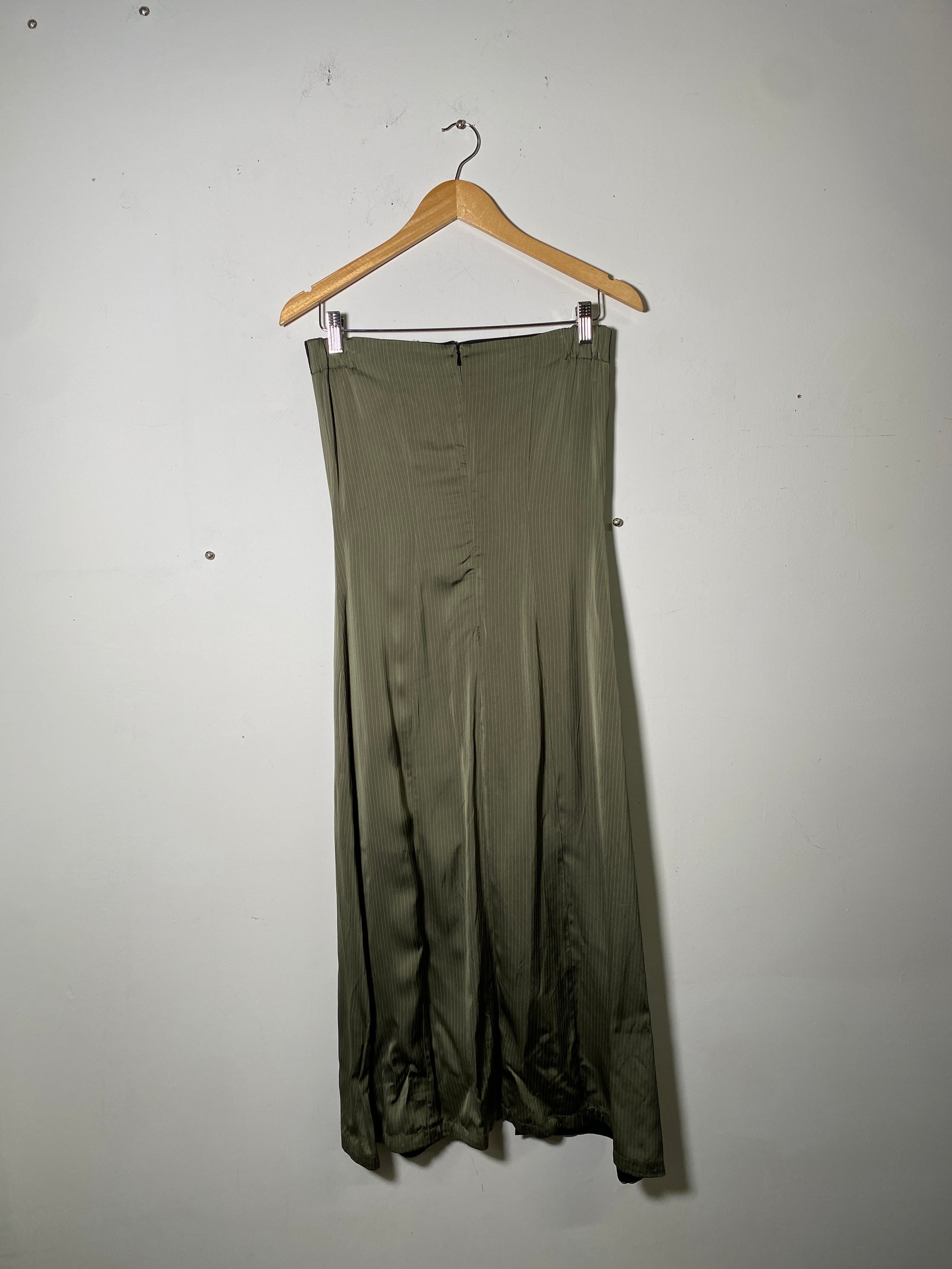YIRANTIAN Olive Green Strapless dress