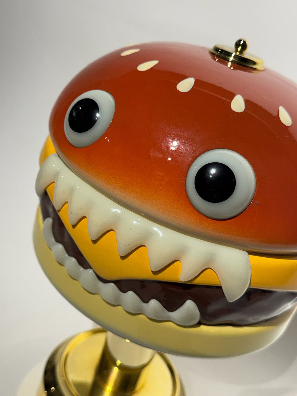 Undercover Vintage Hamburger Gold Table Lamp