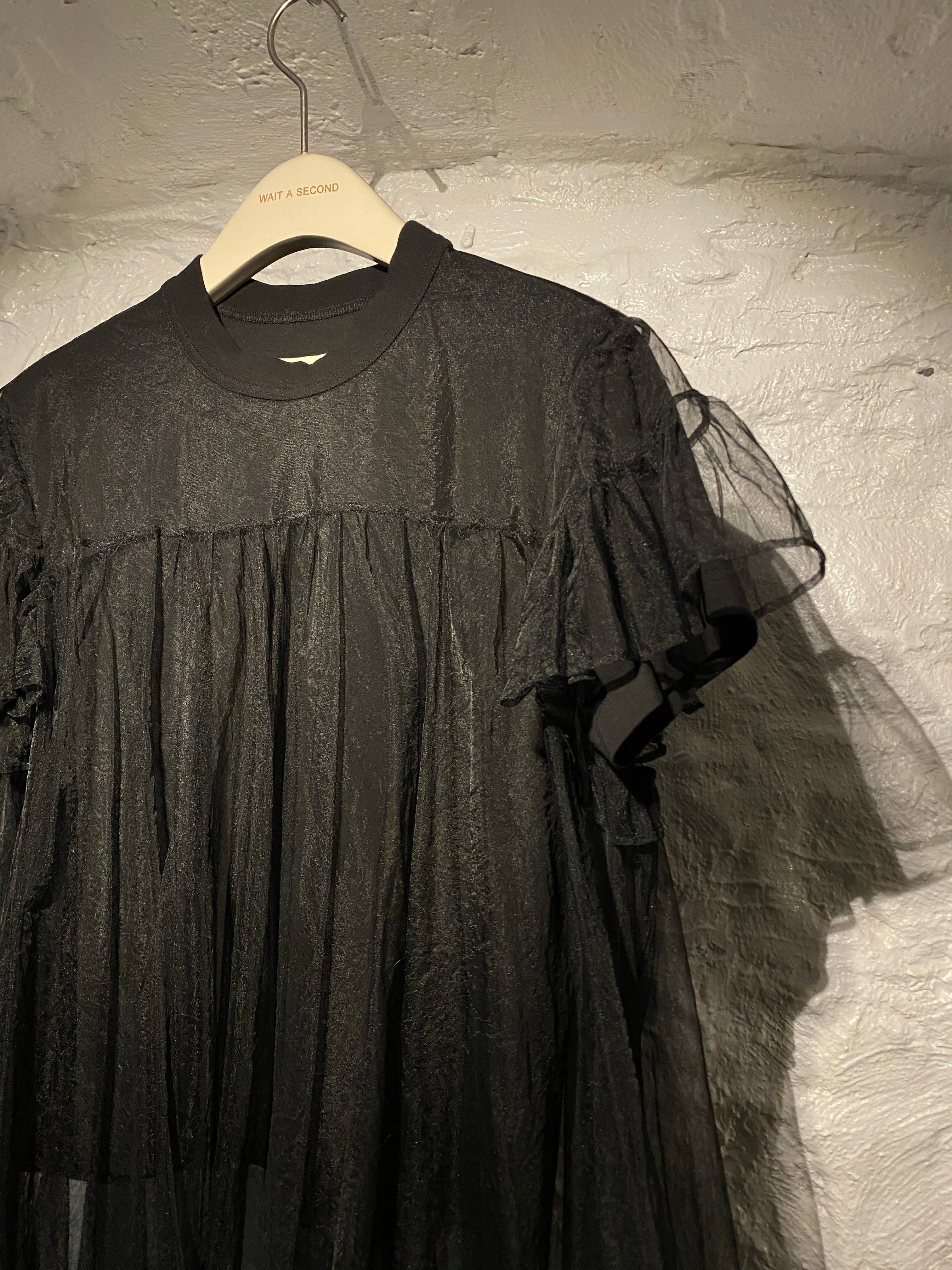 ShuShu Tong	Black Tulle Mesh Layered Crew Neck Top