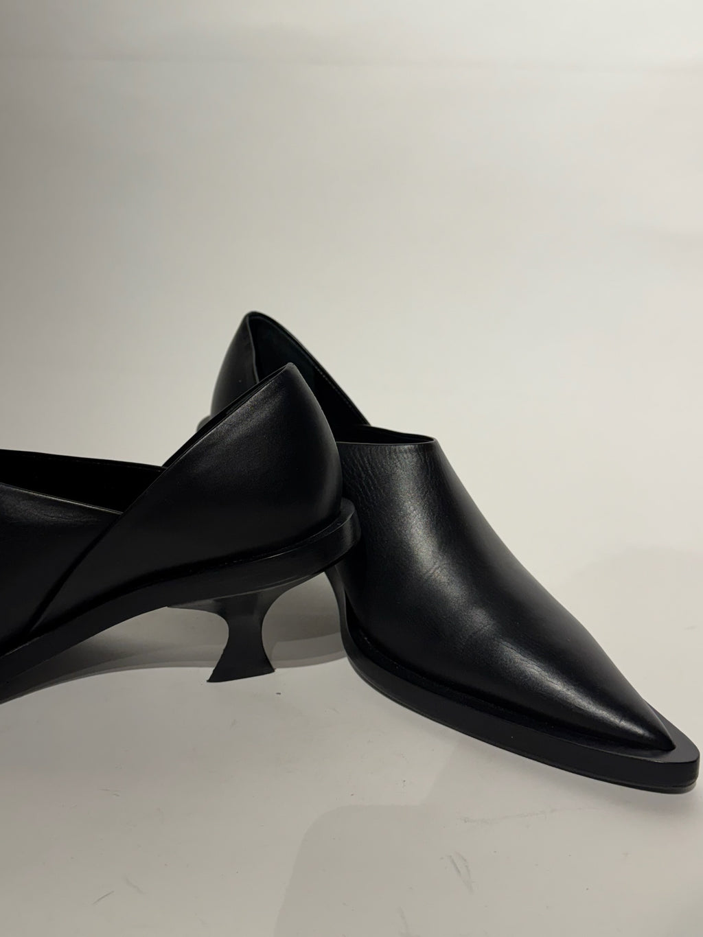 Jil Sander Black Leather Point Toe Kitten Heel Size 37