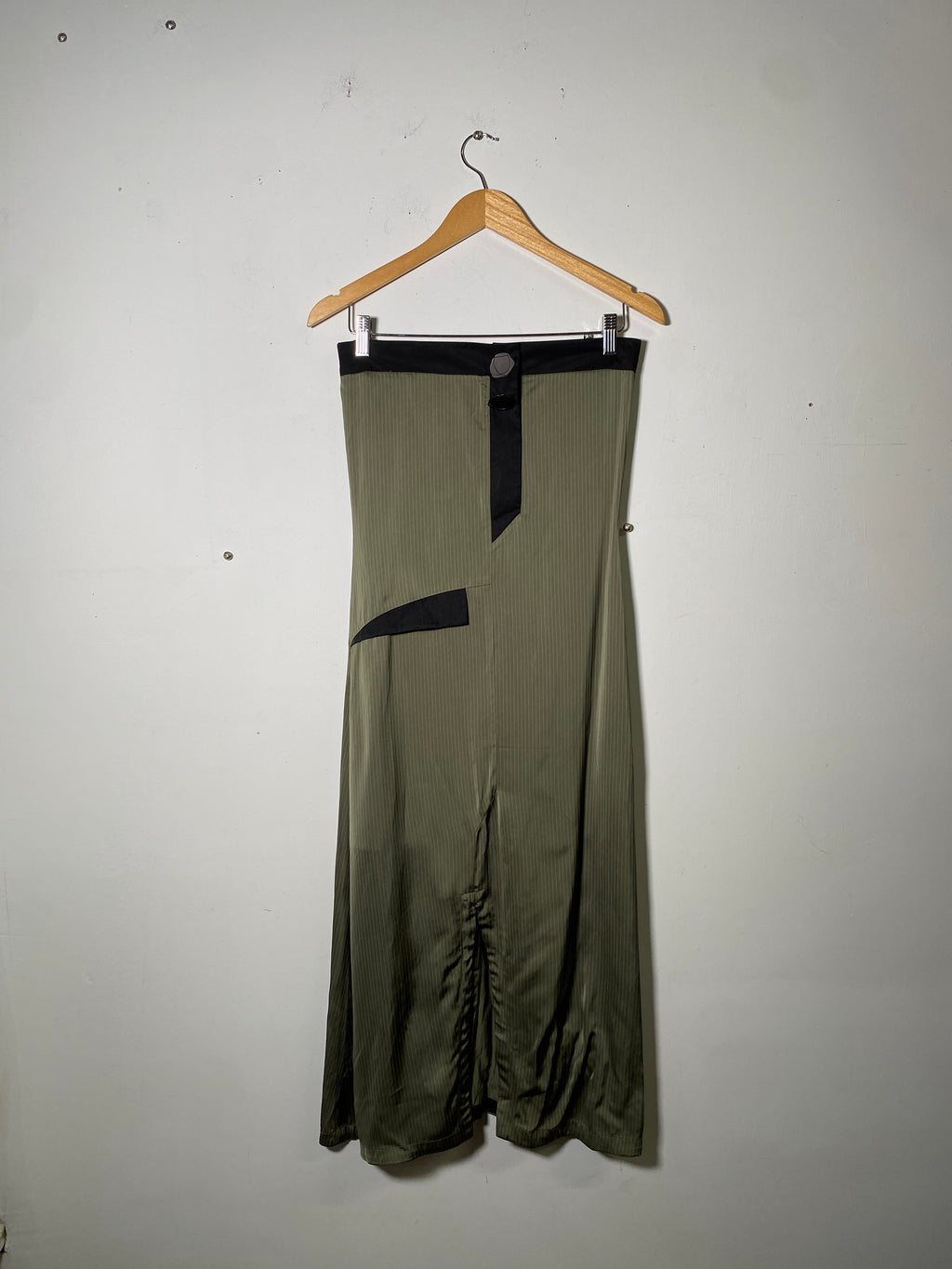 YIRANTIAN Olive Green Strapless dress
