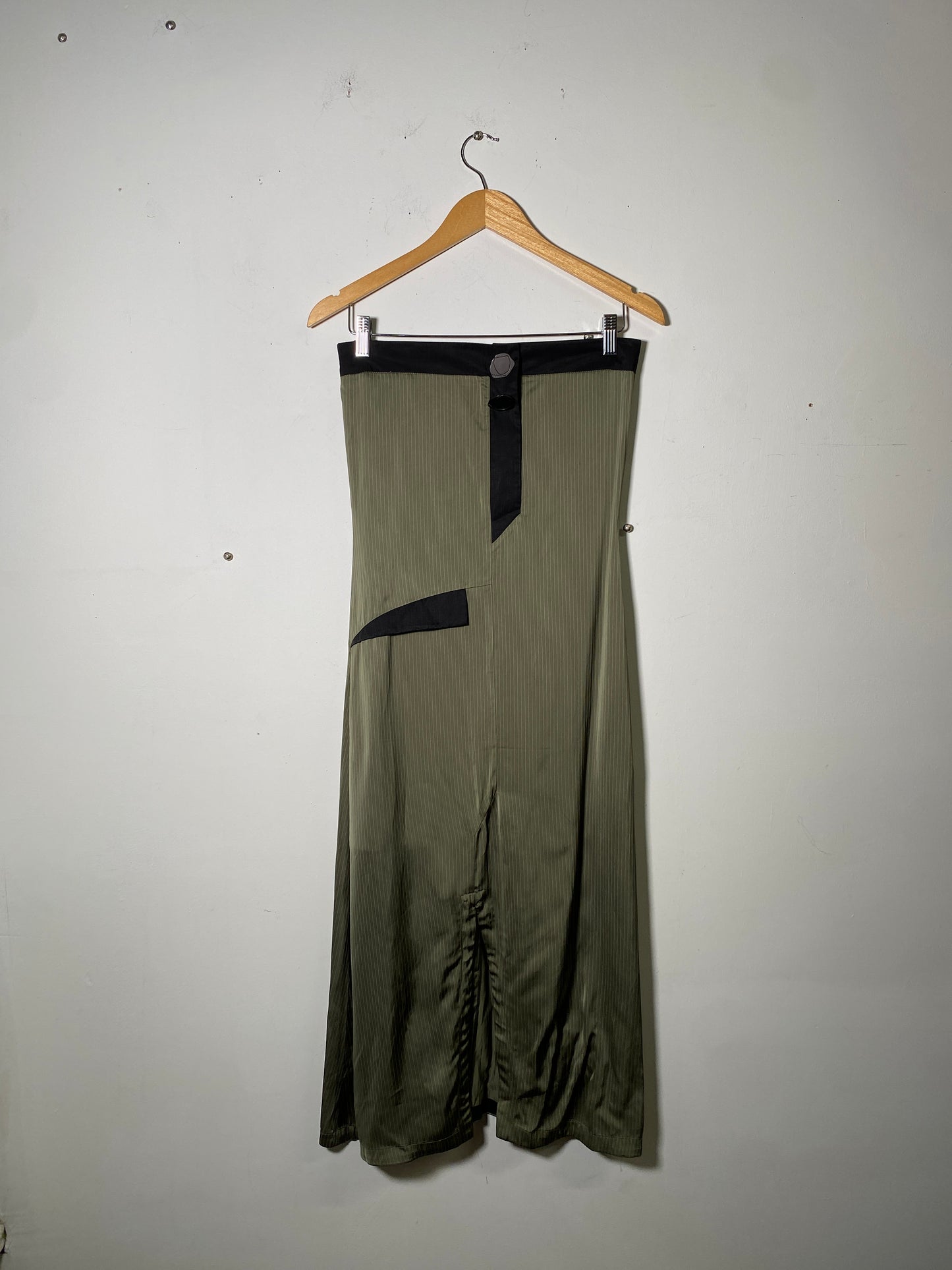 YIRANTIAN Olive Green Strapless dress
