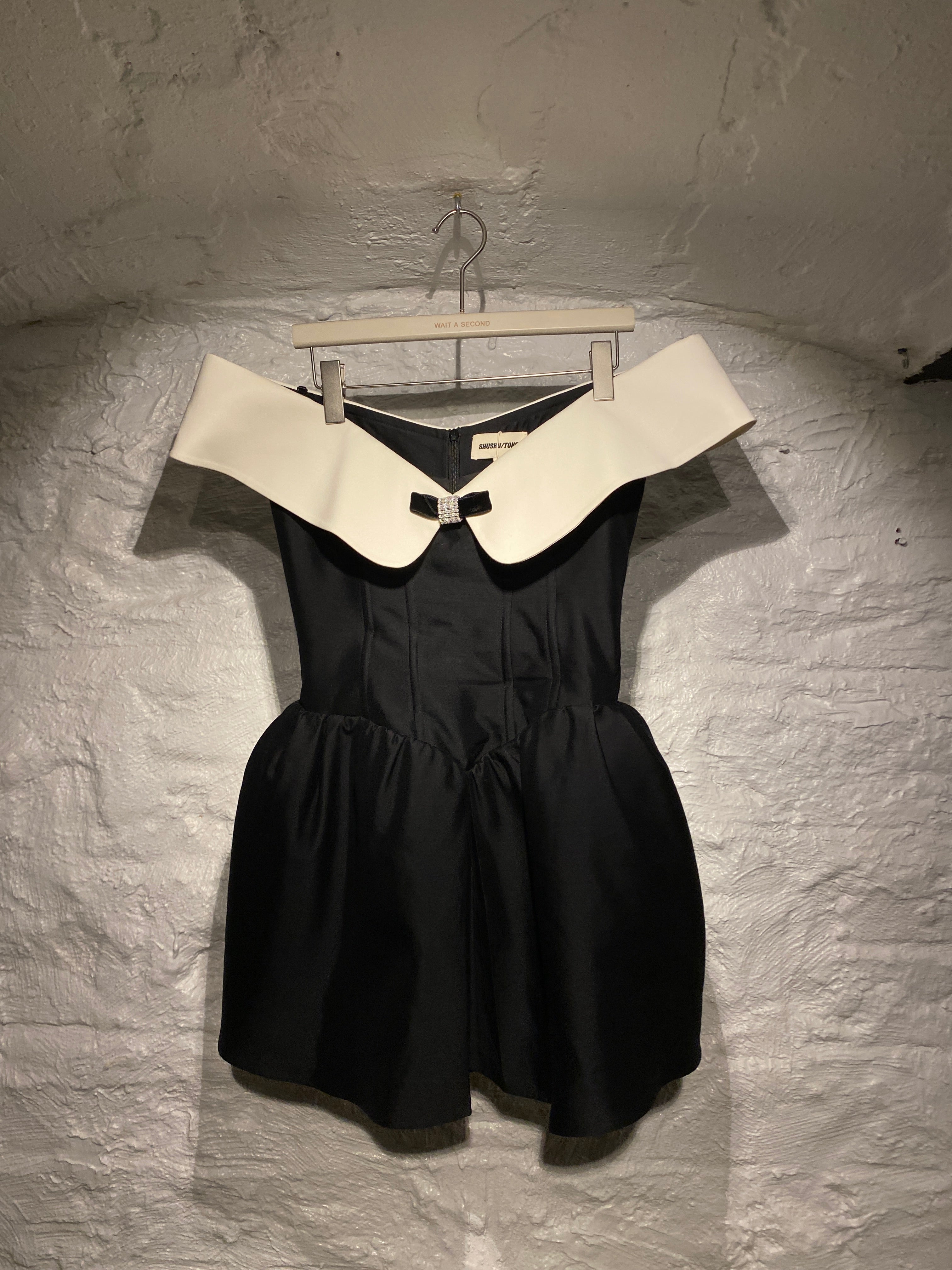 SHUSHU/TONG Black and White Off-Shoulder Bow Mini Dress