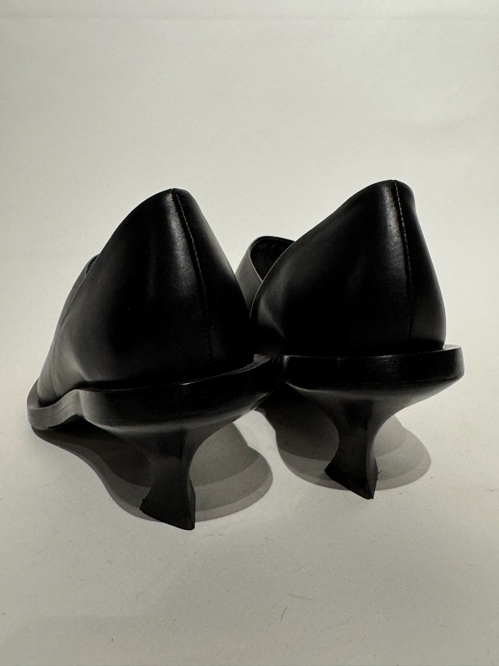 Jil Sander Black Leather Point Toe Kitten Heel Size 37