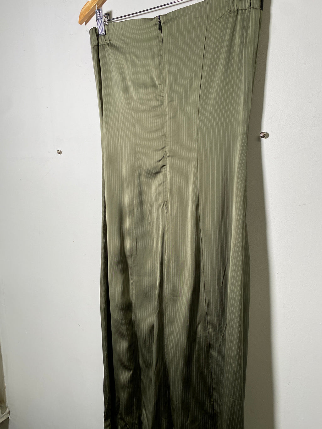 YIRANTIAN Olive Green Strapless dress