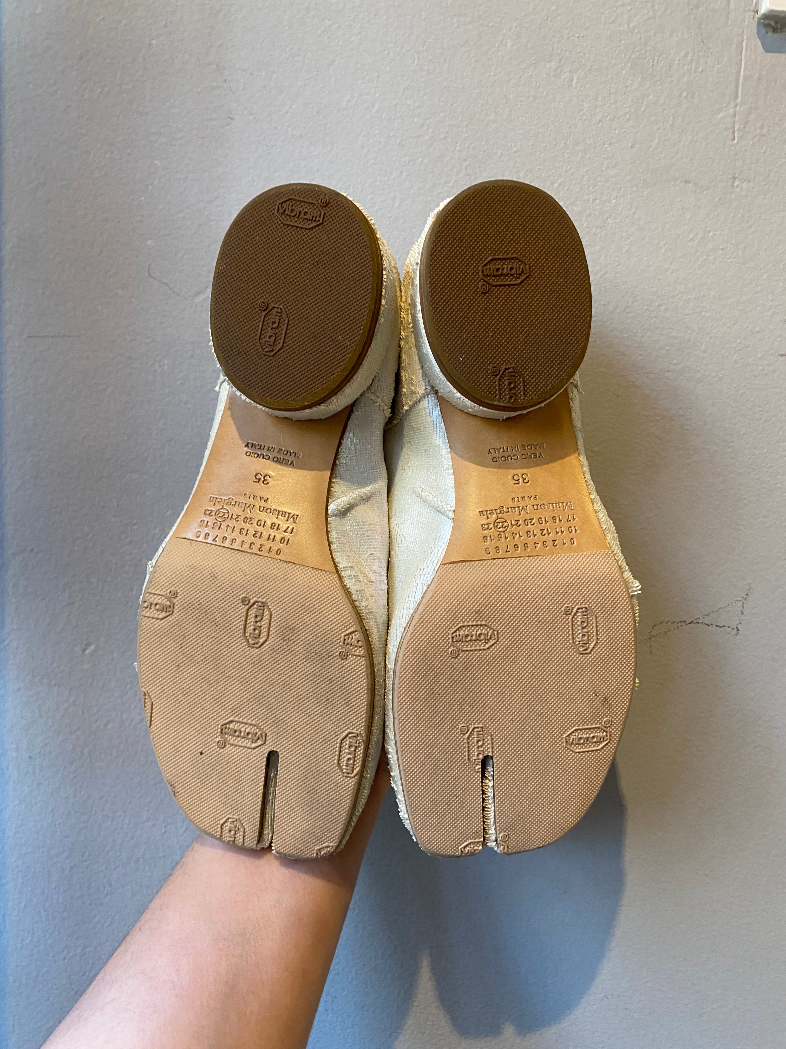 Maison Margiela White Micro Laser Cuts Suede 3cm Heel Tabi Ballerinas Size 35